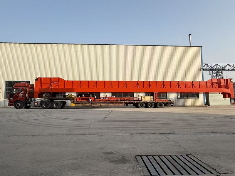 通用桥式起重机 QD10t-28m 制作完成  装车发出