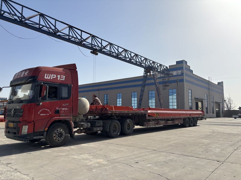 电动单梁起重机 LD3t-12.65m   LD3t-11.17m LD3t-13.76m   LD3t-4.71m   LD3t-3.6m LD3t-13.76m   制作完成 装车发出